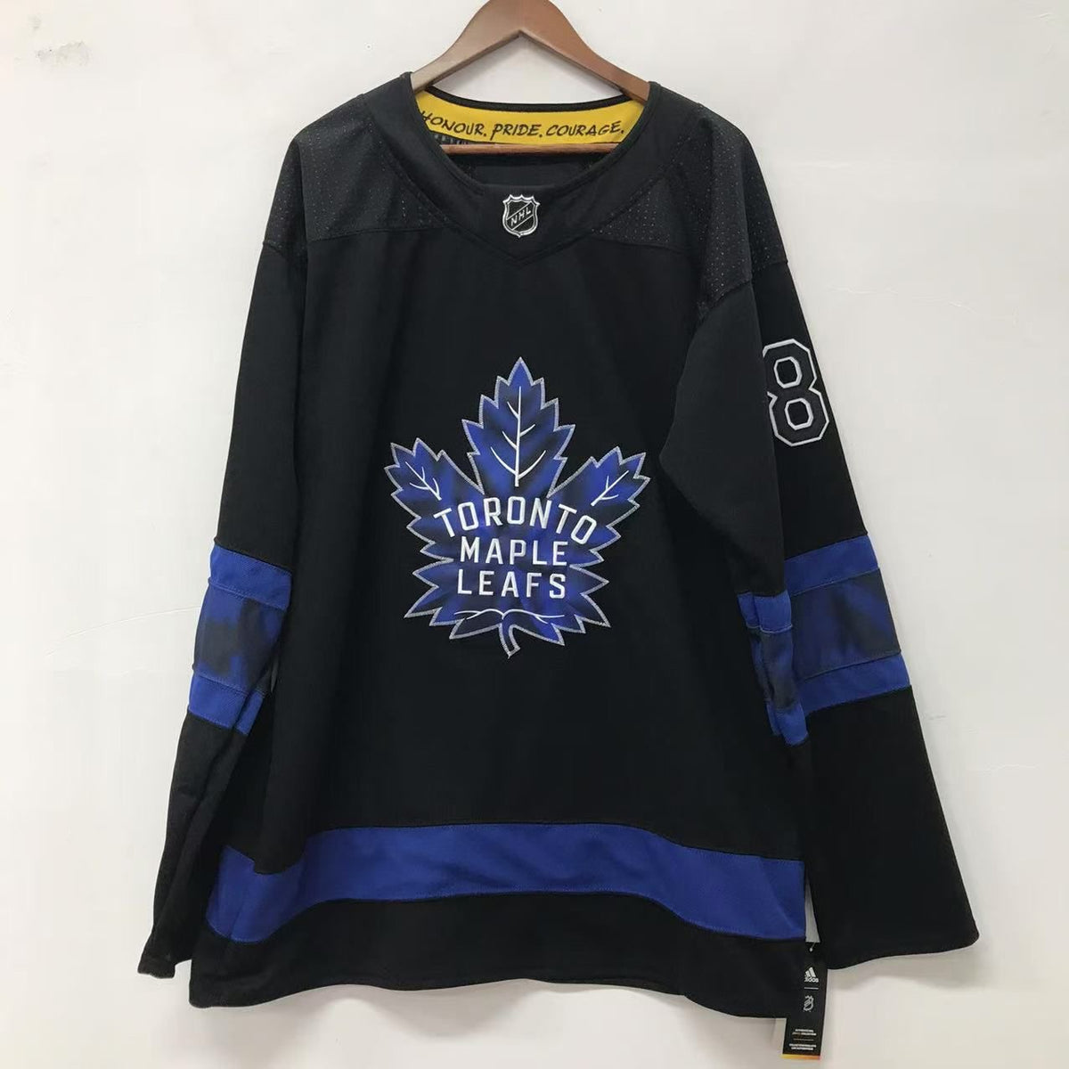 084F7341-A44E-4B6E-A41B-