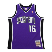 Peja Stojaković Sacramento Kings Jersey Mitchell & Ness