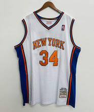 Charles Oakley New York Knicks Official NBA Mitchell & Ness Jersey white