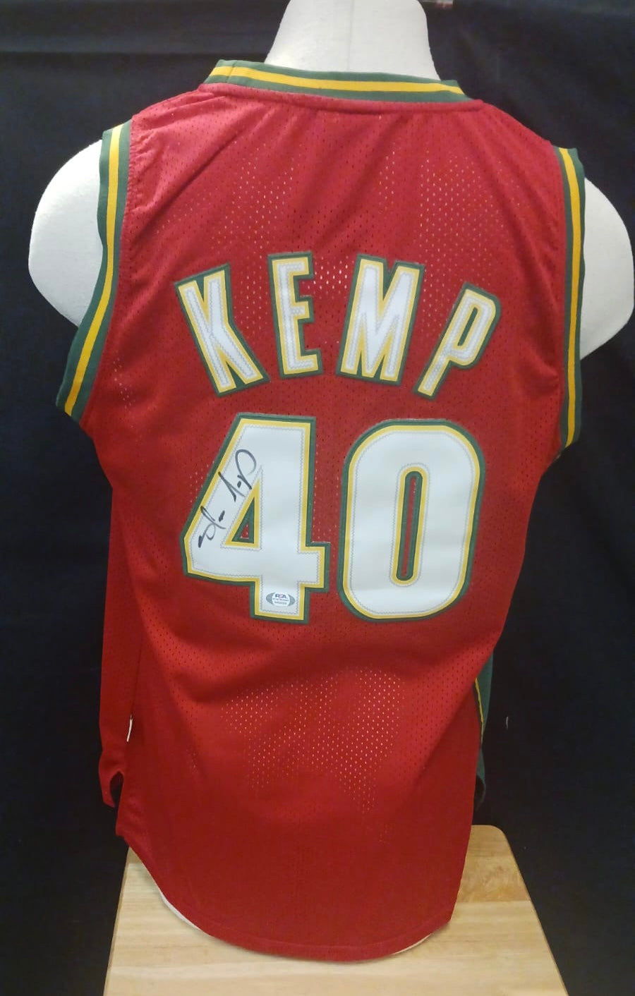 Shawn Kemp Seattle SuperSonics autographed jersey PSA/DNA COA