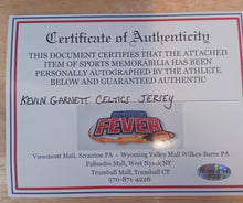 Kevin Garnett autographed Boston Celtics jersey COA Photo signing