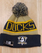 Anaheim Ducks NHL New Era winter Hat with Pom Pom