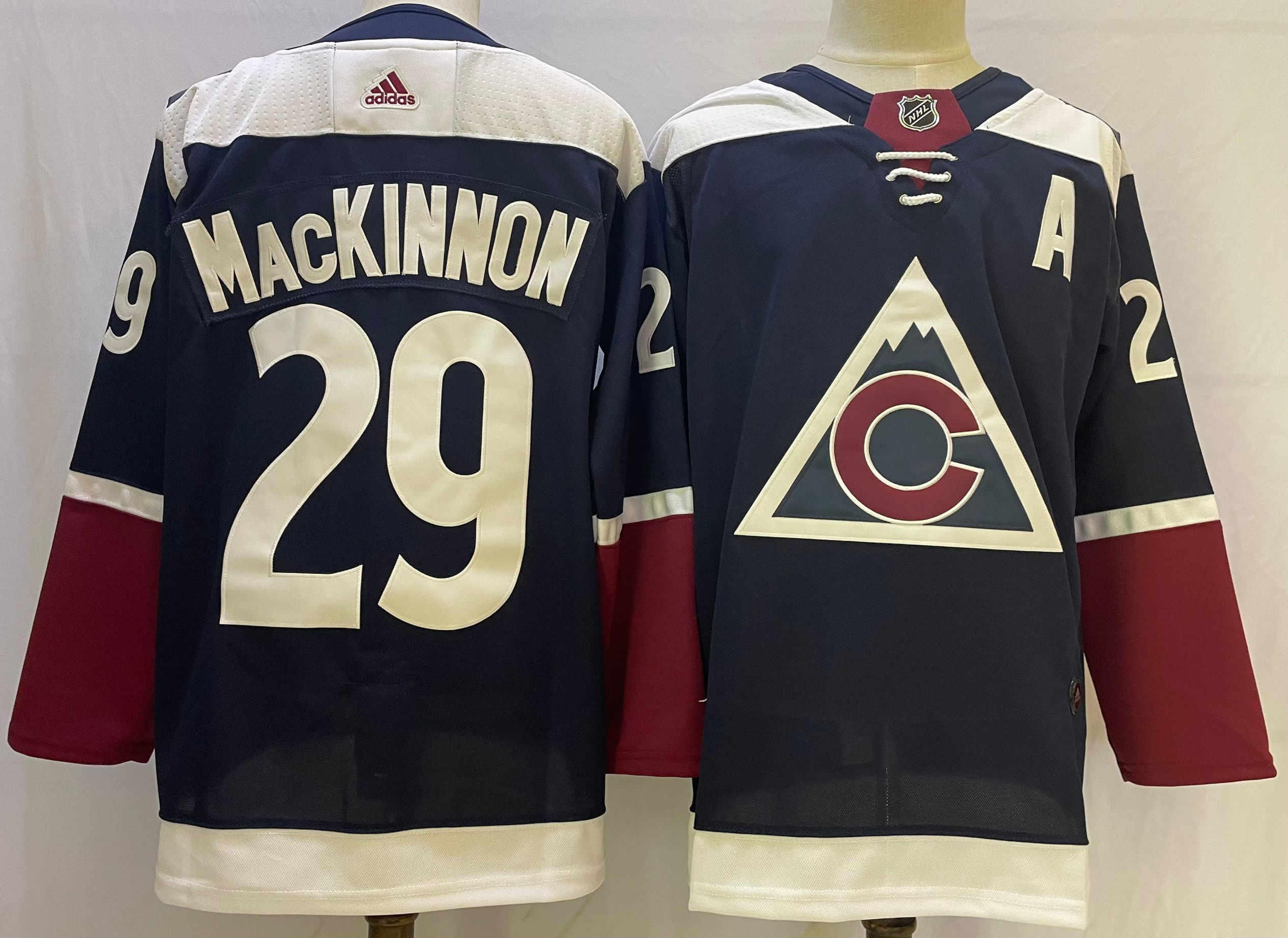 Colorado Avalanche MacKinnon offers Jersey