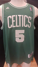 Kevin Garnett autographed Boston Celtics jersey COA Photo signing