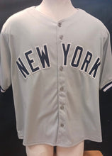 Bernie Williams autographed New York Yankees custom jersey COA