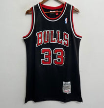 Scottie Pippen Chicago Bulls Official NBA Mitchell & Ness Jersey black