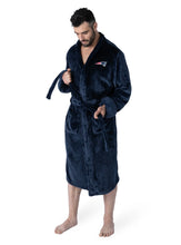 New England Patriots Men’s/Woman Official NFL bath robe 26x47 one size fits most