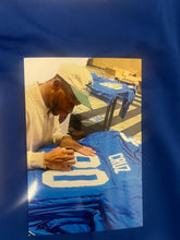 Víctor Cruz New York Giants autographed Nike NFL jersey COA Photo signing