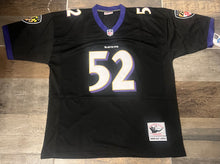 Ray Lewis autographed Baltimore Ravens jersey COA & Photo signing