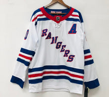 Chris Kreider New York Rangers autographed jersey COA Photo Signing